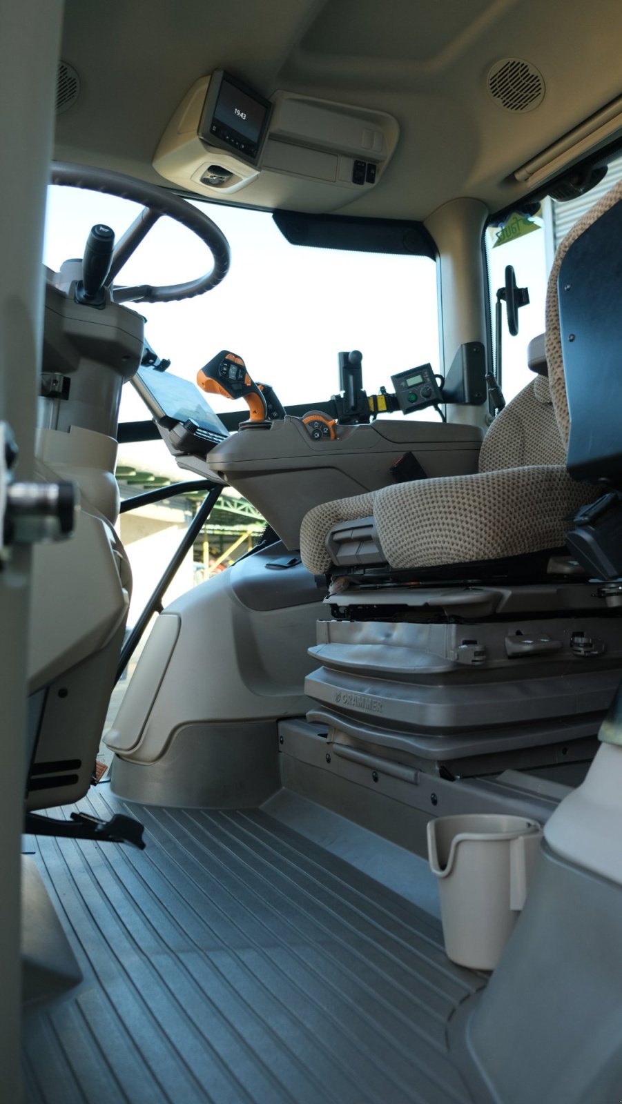 Traktor van het type John Deere 6R 140, Gebrauchtmaschine in Biberach (Foto 11)