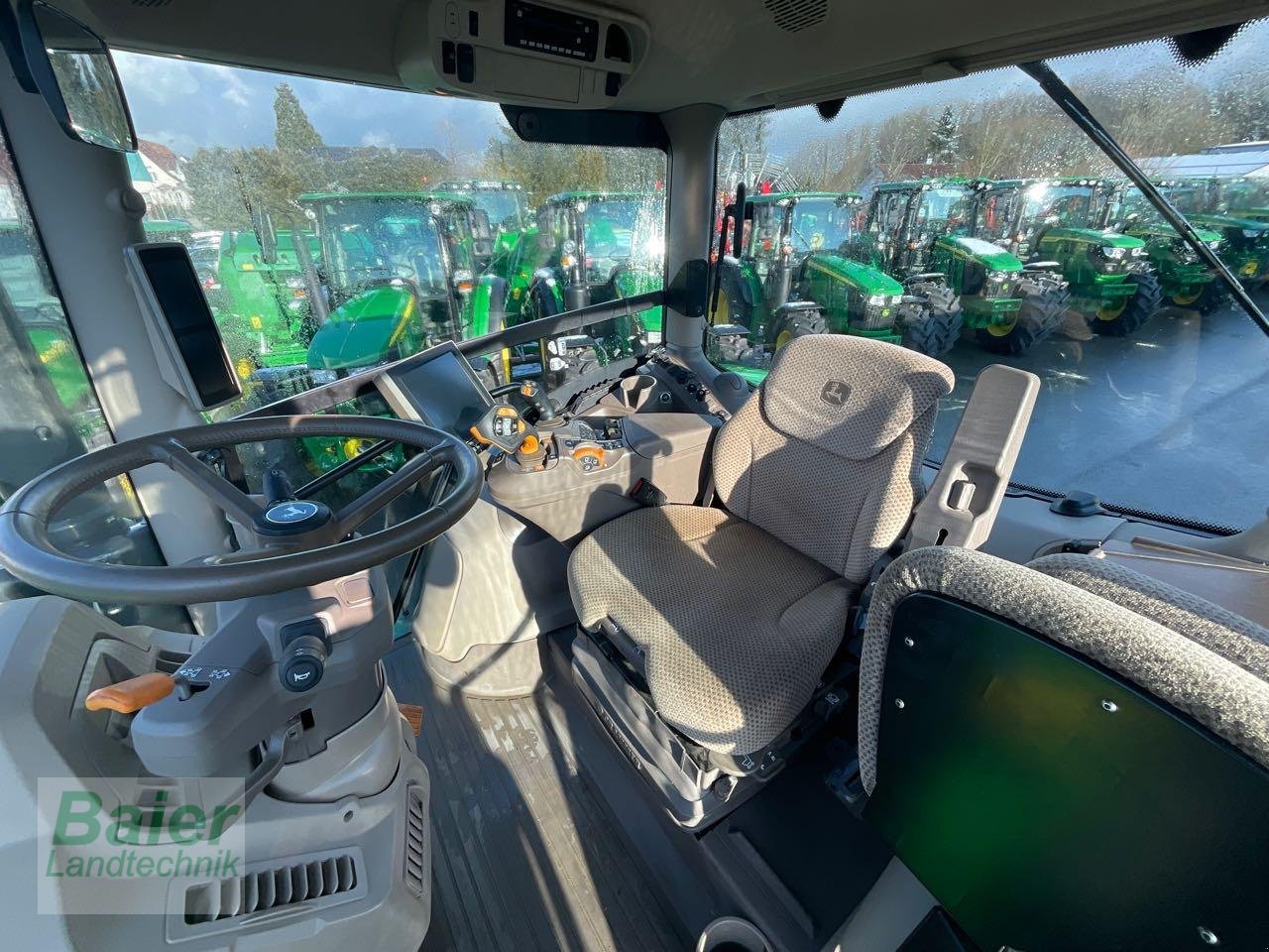 Traktor типа John Deere 6R 150, Gebrauchtmaschine в OBERNDORF-HOCHMOESSINGEN (Фотография 4)