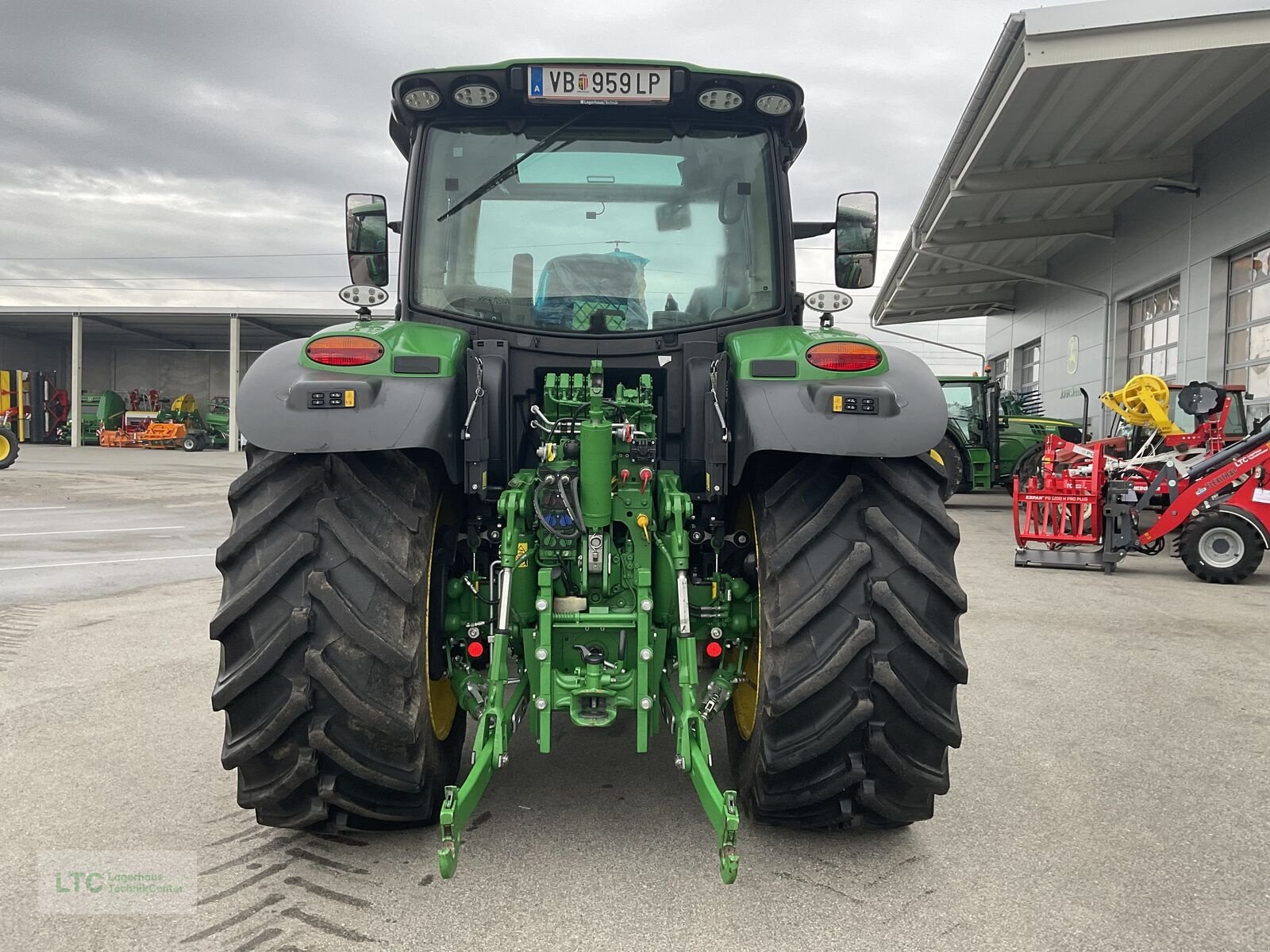 Traktor des Typs John Deere 6R 150, Vorführmaschine in Redlham (Bild 9)
