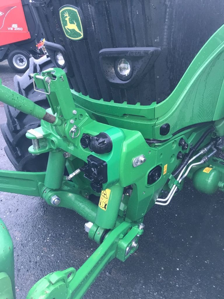 Traktor van het type John Deere 6R 155 AUTOPOWER CDE PRO, Gebrauchtmaschine in UZERCHE (Foto 8)