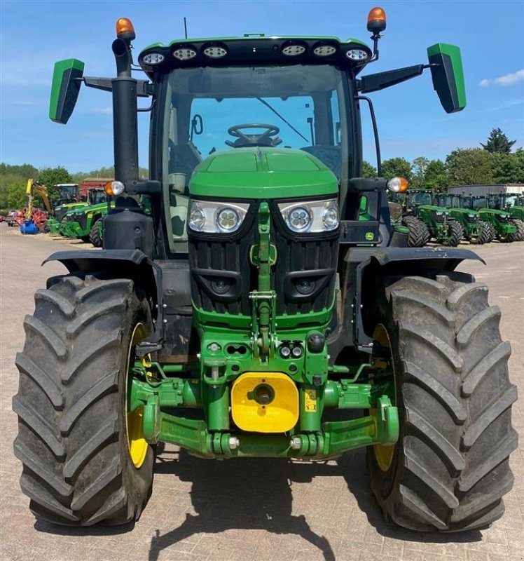 Traktor типа John Deere 6R 155 Front PTO GPS AutoTrac klar. Luft og hydraulik bremser. Front PTO. Flere på vej ind., Gebrauchtmaschine в Kolding (Фотография 1)