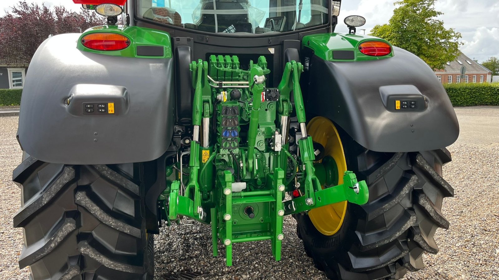 Traktor des Typs John Deere 6R 155 Front PTO Premium, Gebrauchtmaschine in Nørager (Bild 4)