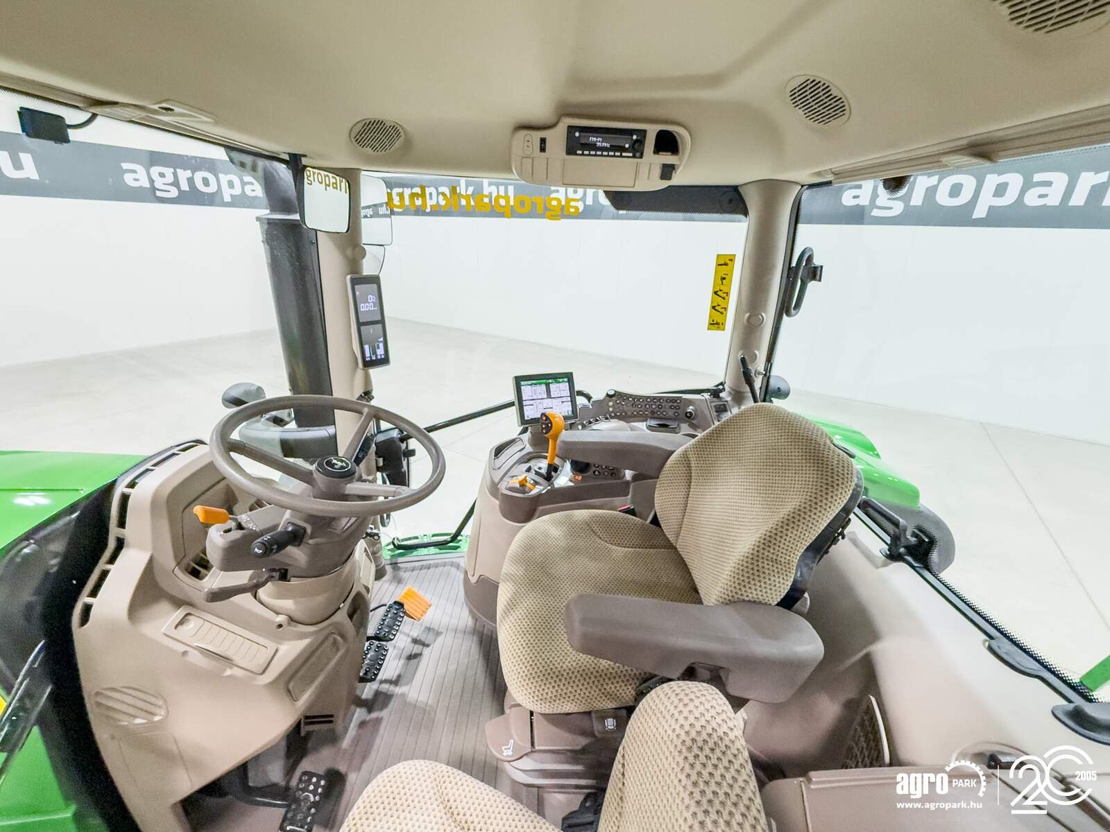 Traktor of the type John Deere 6R 155, Gebrauchtmaschine in Csengele (Picture 8)