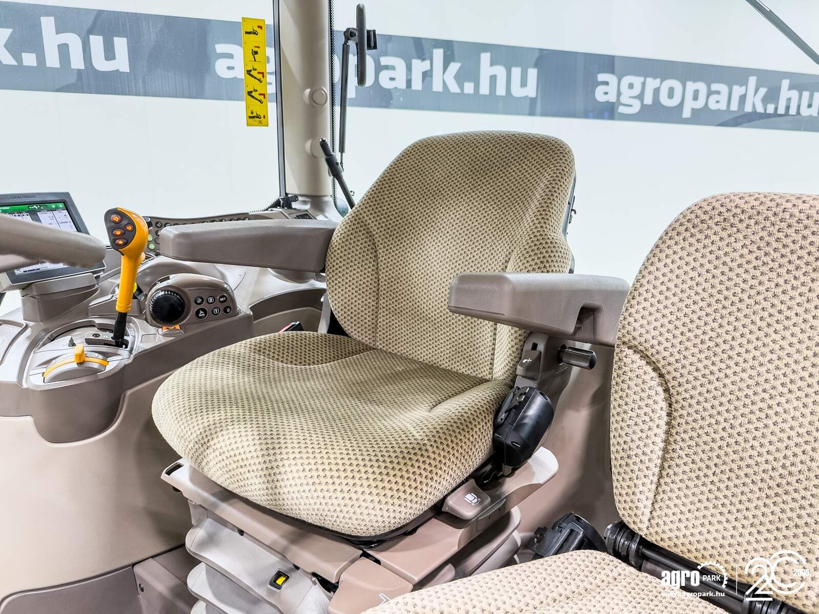 Traktor of the type John Deere 6R 155, Gebrauchtmaschine in Csengele (Picture 11)