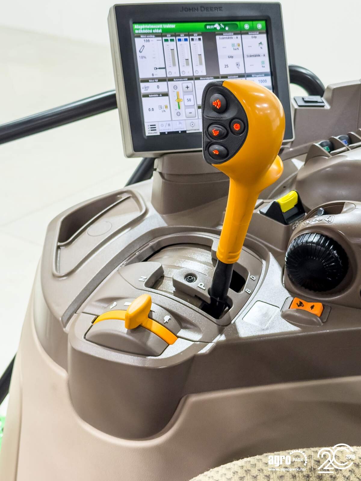 Traktor of the type John Deere 6R 155, Gebrauchtmaschine in Csengele (Picture 13)