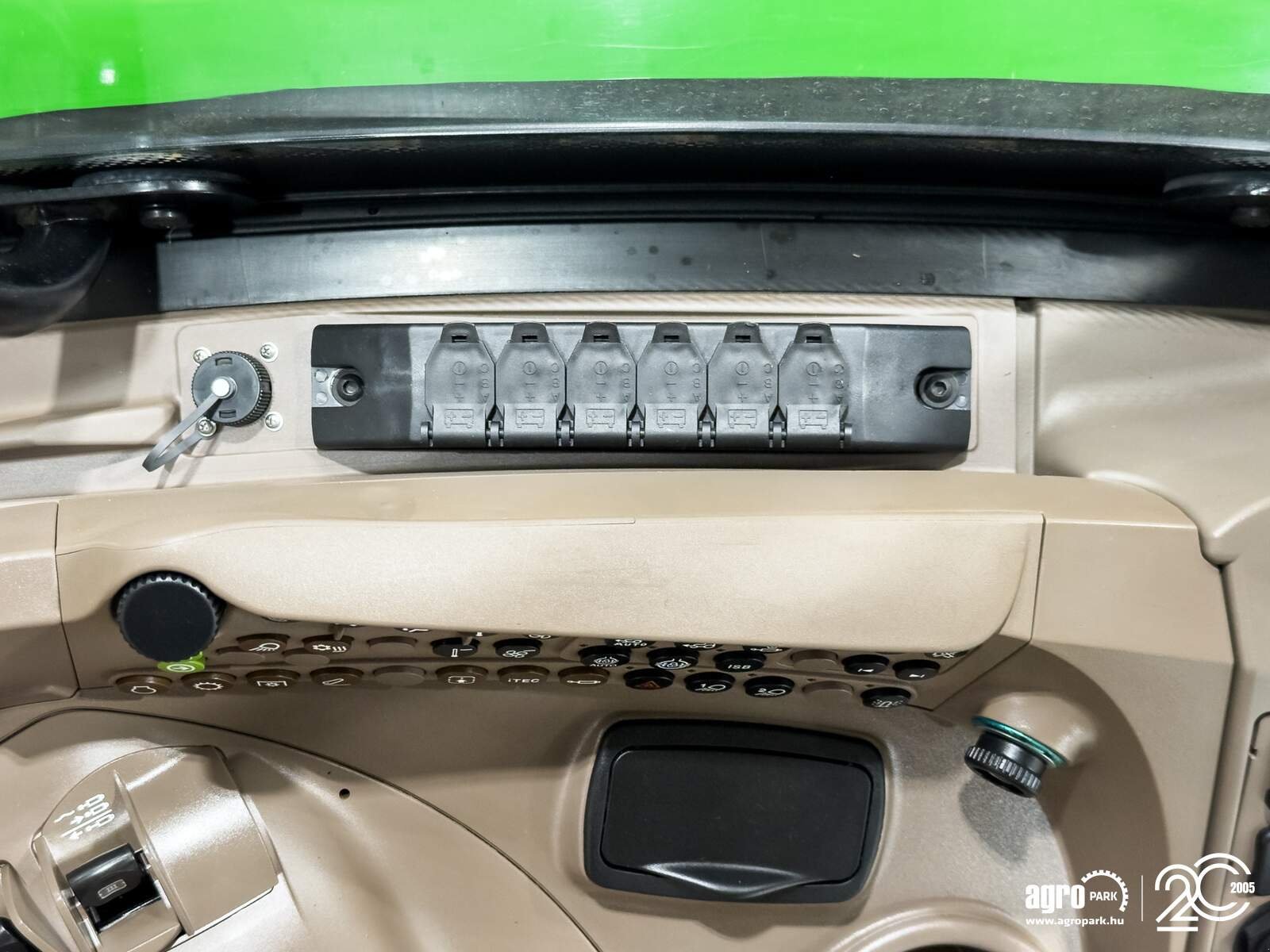 Traktor of the type John Deere 6R 155, Gebrauchtmaschine in Csengele (Picture 18)