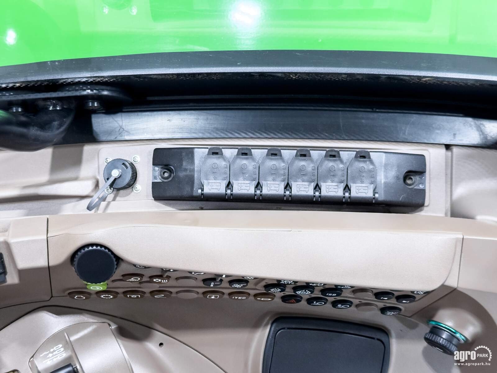 Traktor van het type John Deere 6R 155, Gebrauchtmaschine in Csengele (Foto 19)