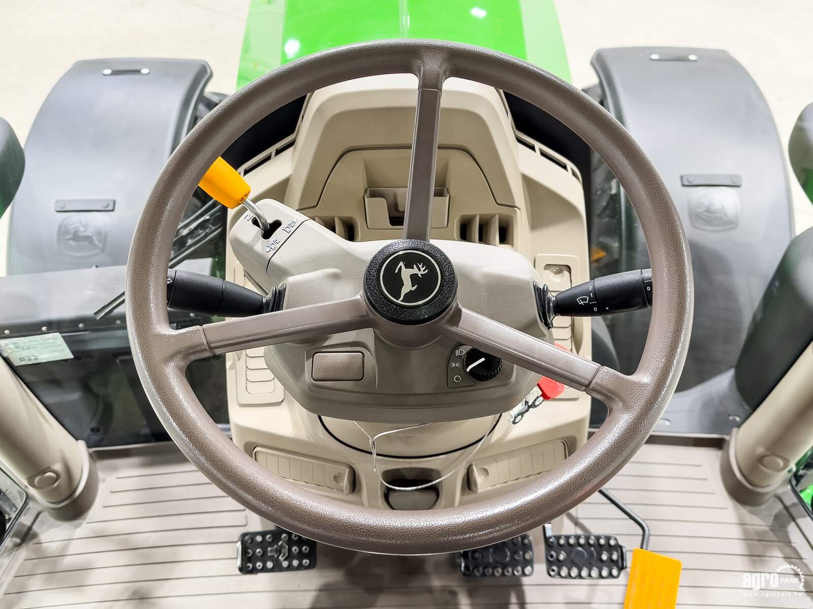 Traktor van het type John Deere 6R 155, Gebrauchtmaschine in Csengele (Foto 26)