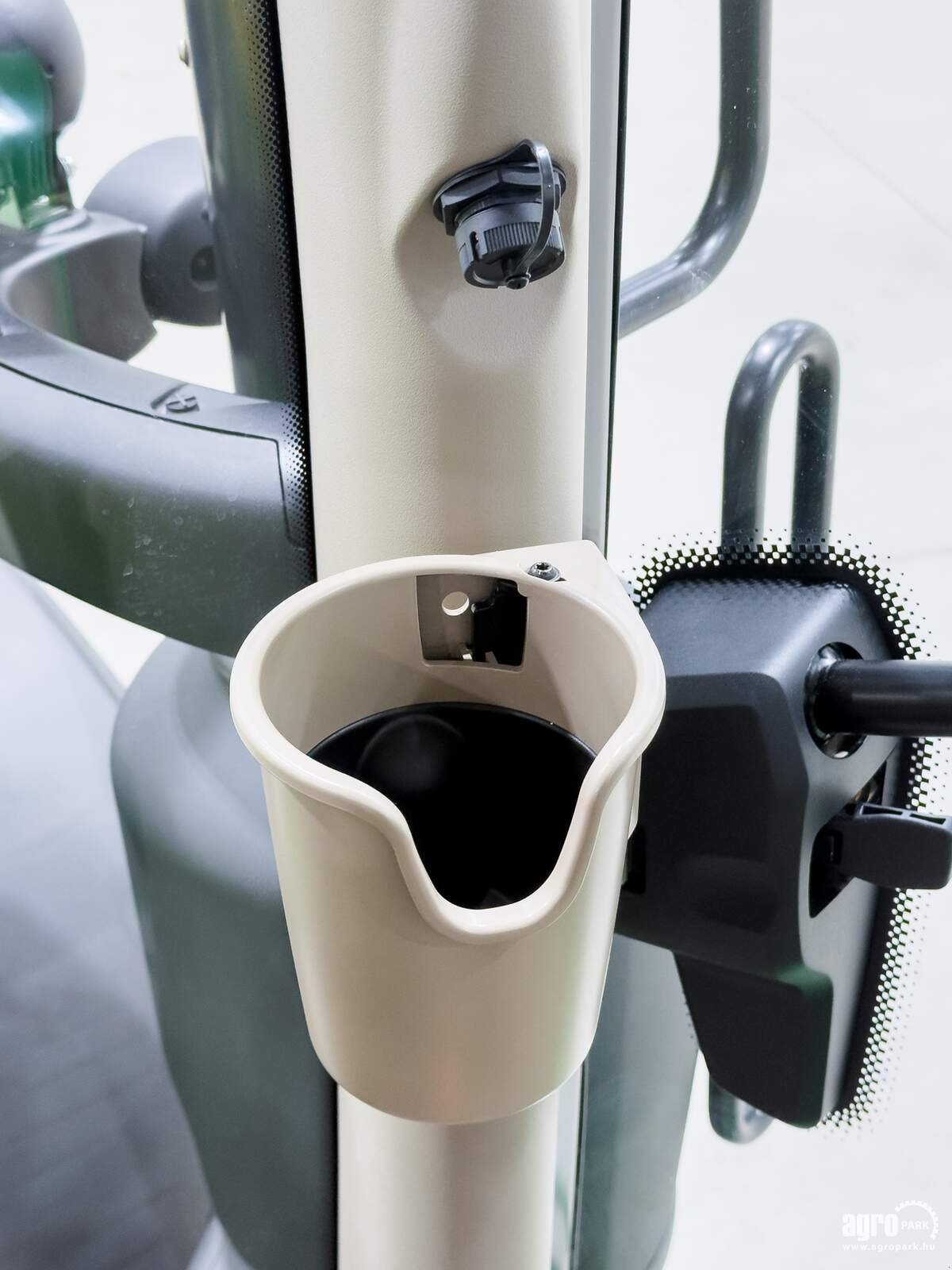 Traktor van het type John Deere 6R 155, Gebrauchtmaschine in Csengele (Foto 29)