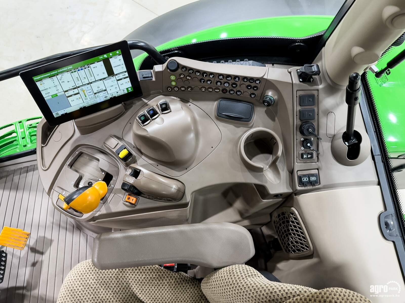 Traktor del tipo John Deere 6R 155, Gebrauchtmaschine en Csengele (Imagen 9)