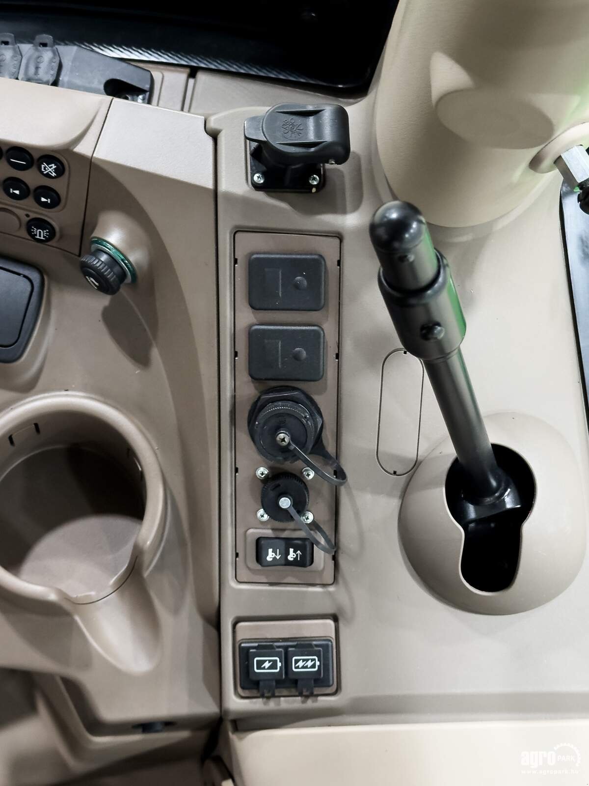 Traktor del tipo John Deere 6R 155, Gebrauchtmaschine en Csengele (Imagen 18)