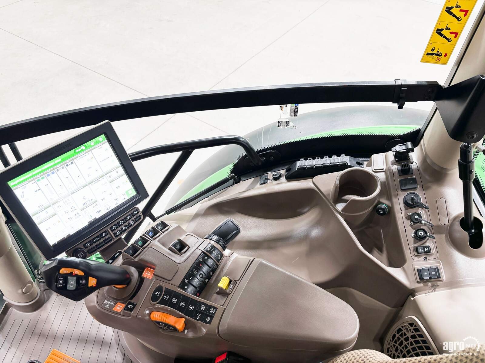 Traktor za tip John Deere 6R 155, Gebrauchtmaschine u Csengele (Slika 9)