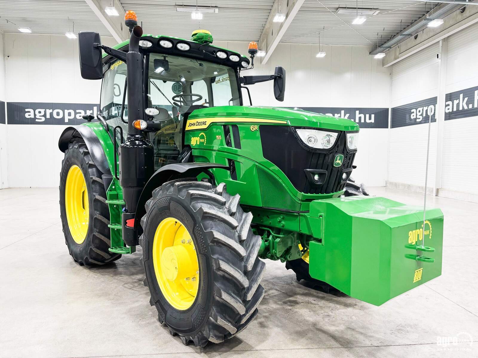Traktor от тип John Deere 6R 155, Gebrauchtmaschine в Csengele (Снимка 2)