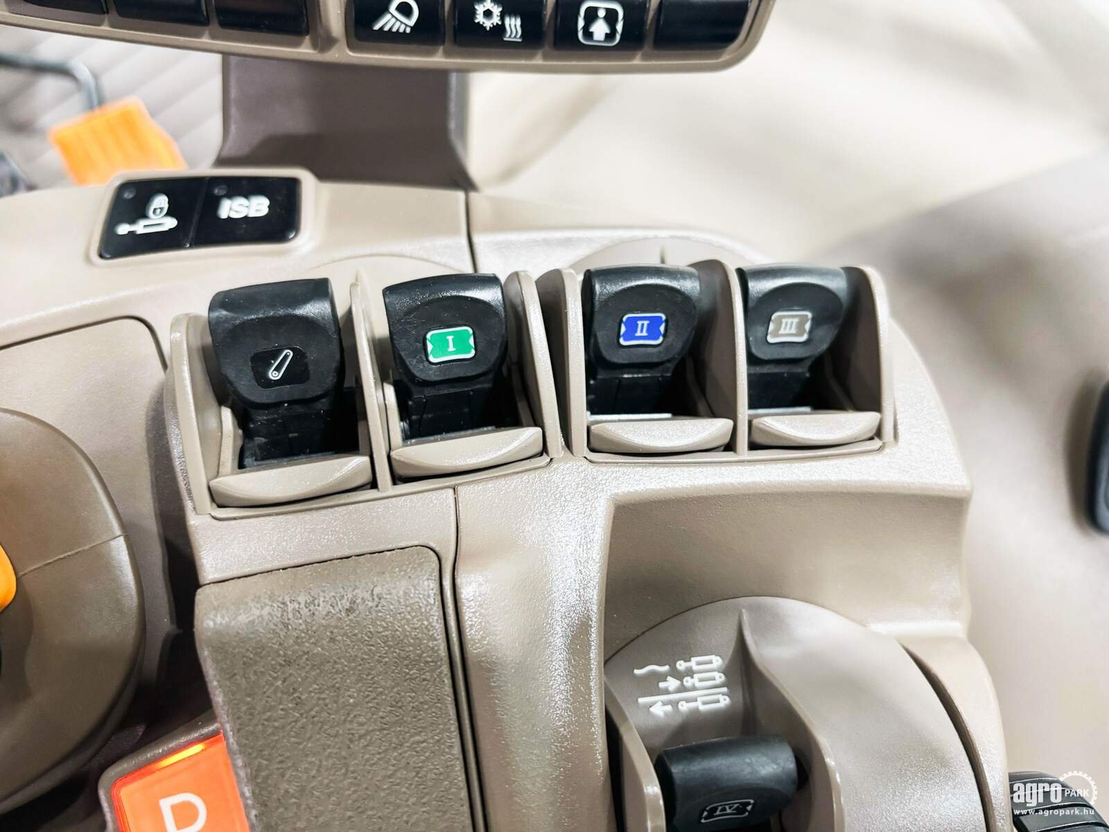 Traktor от тип John Deere 6R 155, Gebrauchtmaschine в Csengele (Снимка 14)