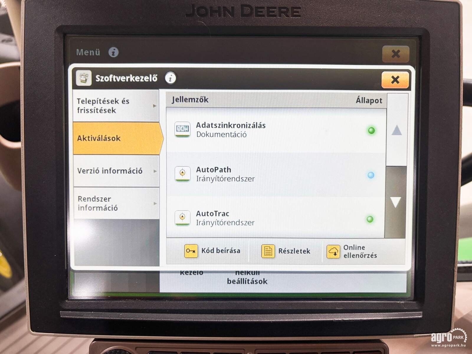 Traktor от тип John Deere 6R 155, Gebrauchtmaschine в Csengele (Снимка 27)