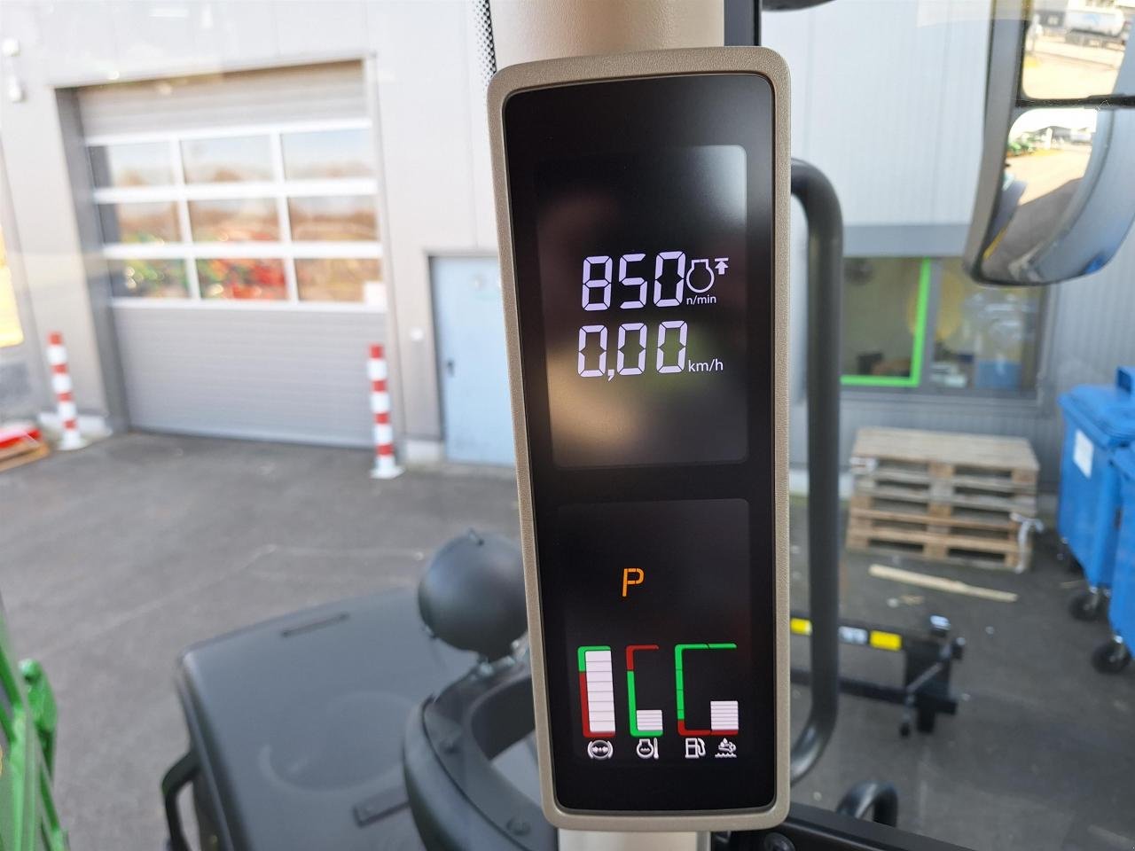 Traktor van het type John Deere 6R 155, Neumaschine in Zweibrücken (Foto 14)