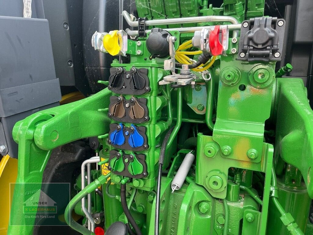 Traktor of the type John Deere 6R 165, Neumaschine in Enns (Picture 4)
