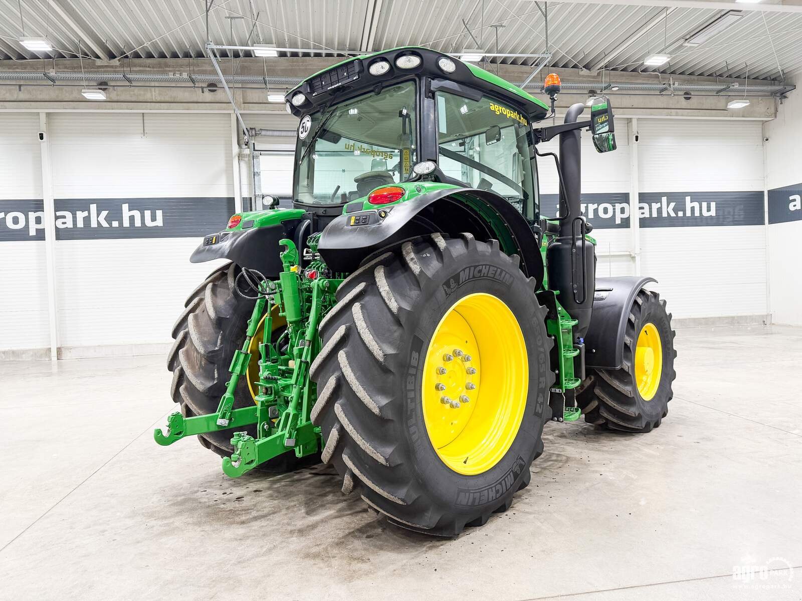 Traktor типа John Deere 6R 175, Gebrauchtmaschine в Csengele (Фотография 3)