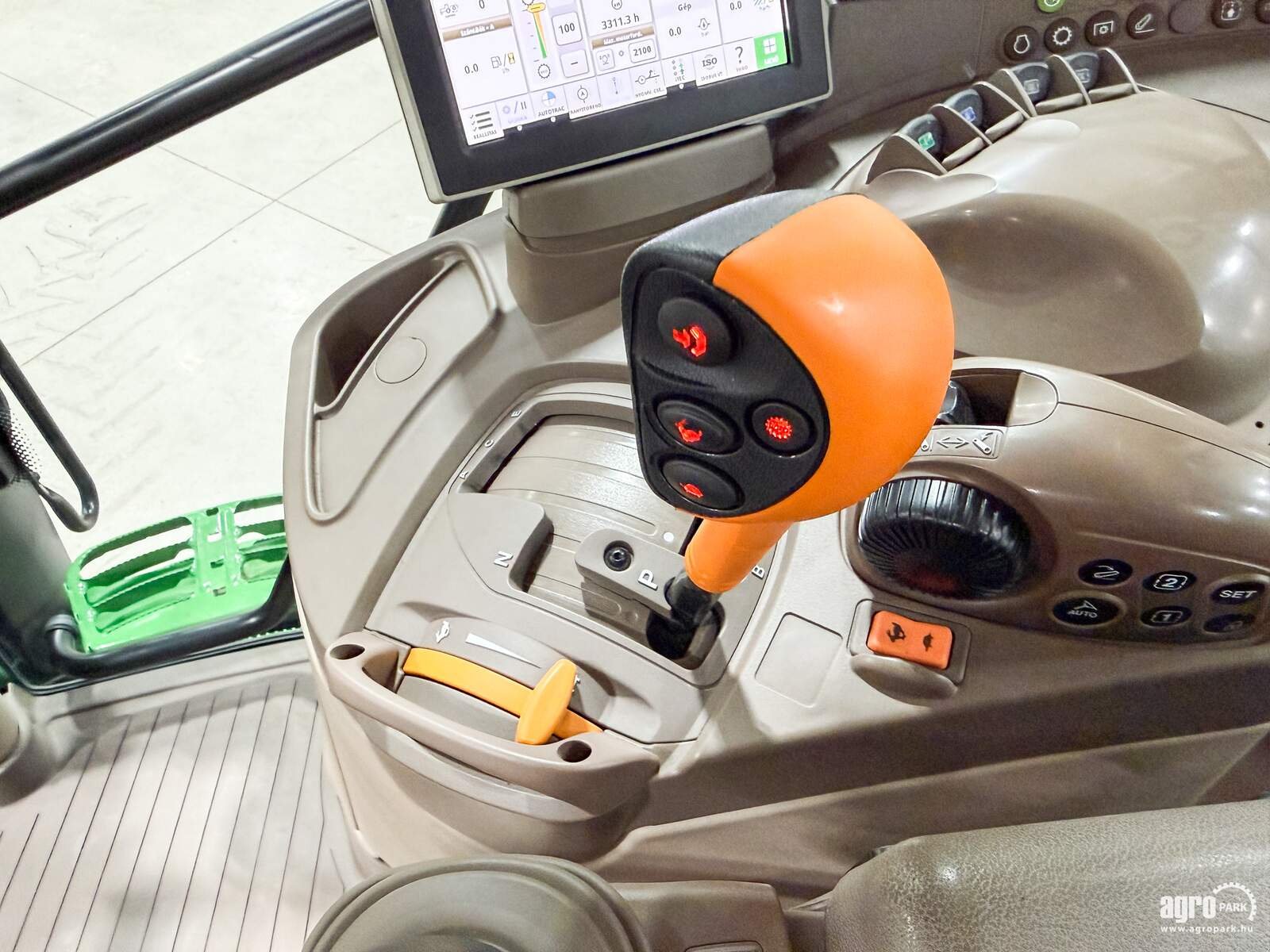 Traktor типа John Deere 6R 175, Gebrauchtmaschine в Csengele (Фотография 15)