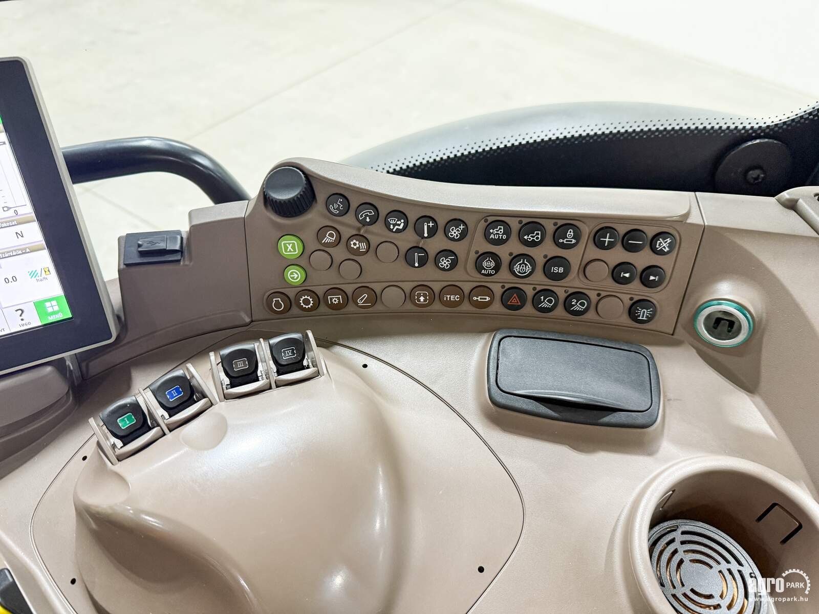 Traktor типа John Deere 6R 175, Gebrauchtmaschine в Csengele (Фотография 18)