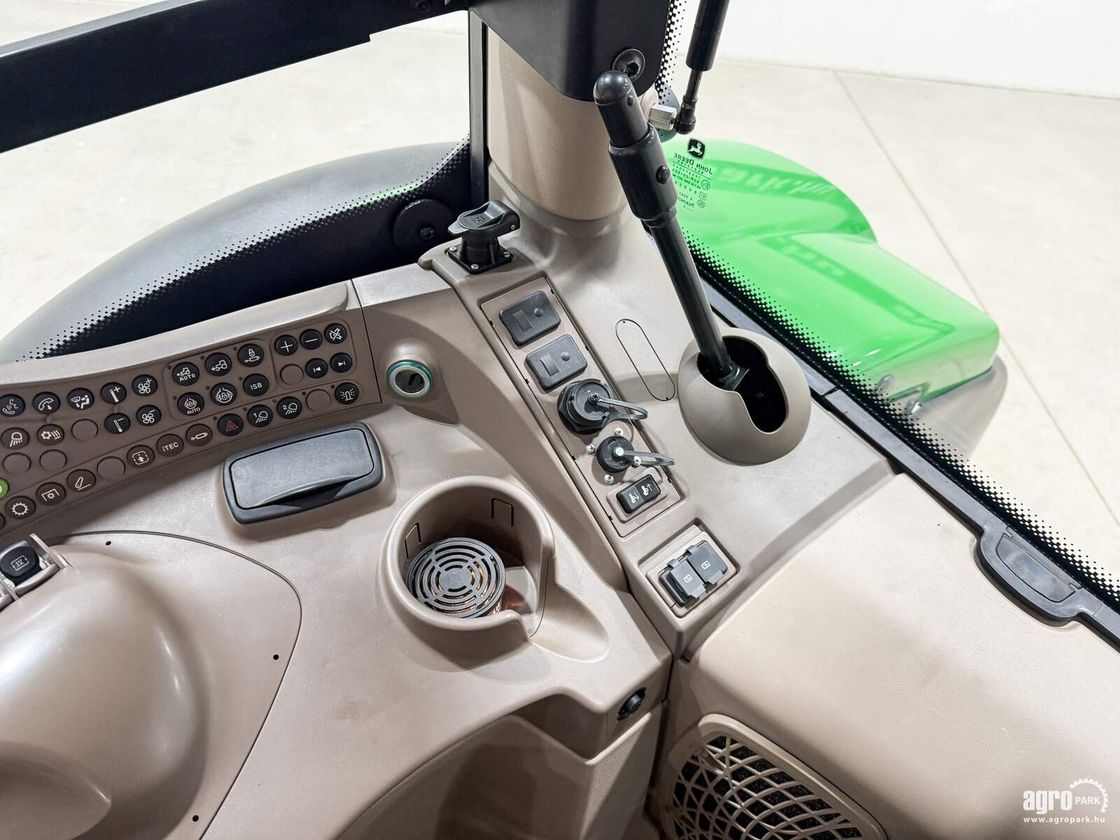 Traktor типа John Deere 6R 175, Gebrauchtmaschine в Csengele (Фотография 19)