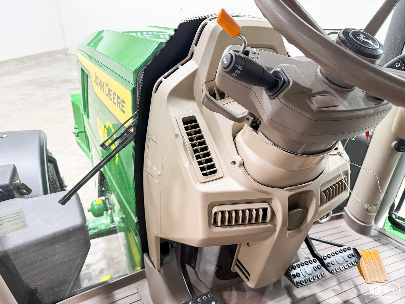 Traktor типа John Deere 6R 175, Gebrauchtmaschine в Csengele (Фотография 29)