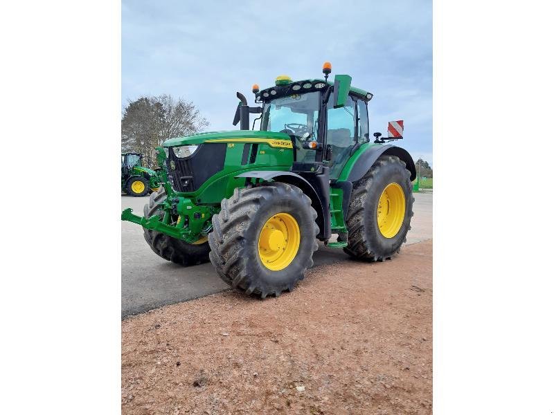 Traktor от тип John Deere 6R 175, Gebrauchtmaschine в SAINT-GERMAIN DU PUY (Снимка 1)