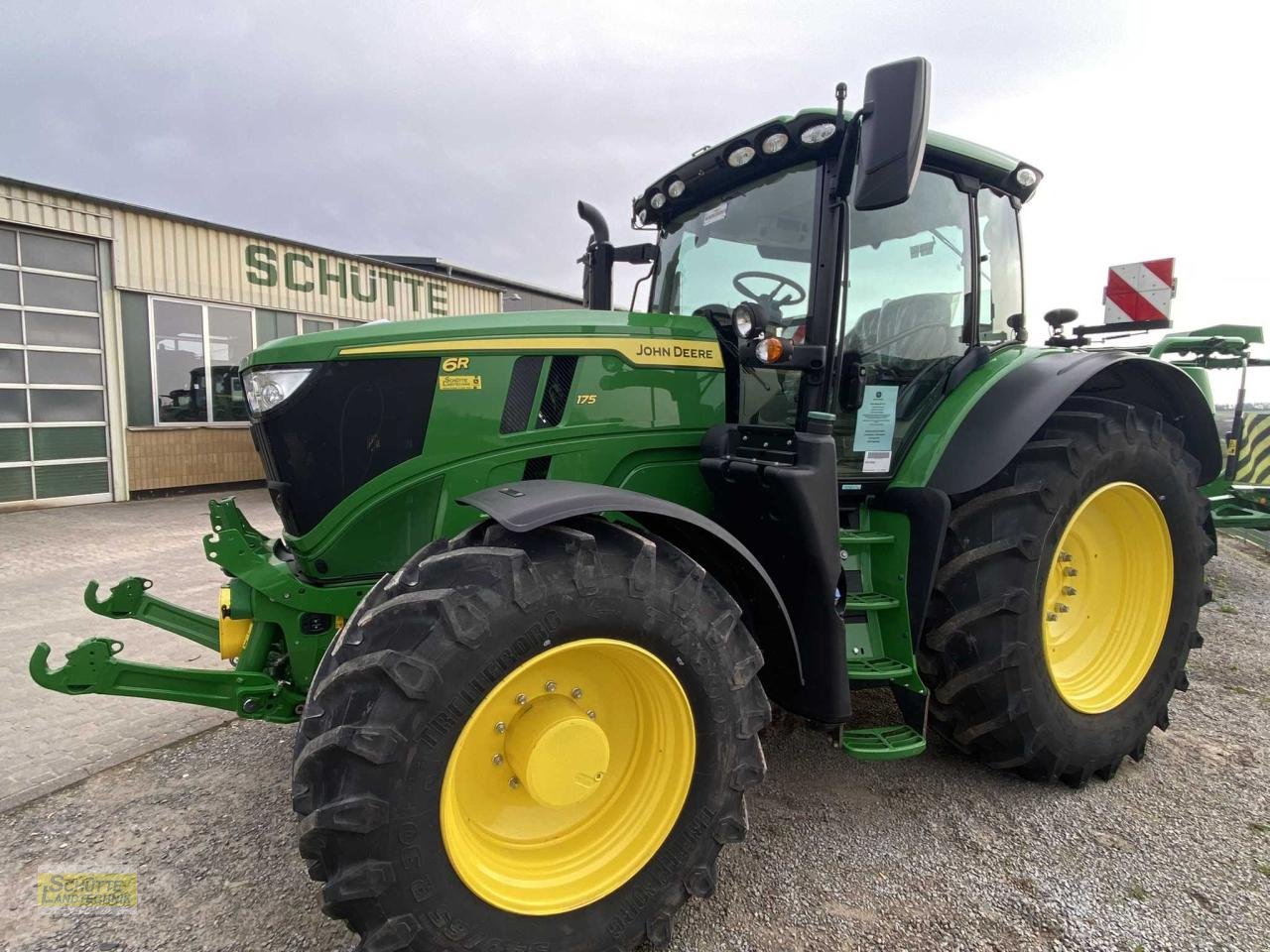 Traktor типа John Deere 6R 175, Neumaschine в Marsberg-Giershagen (Фотография 4)