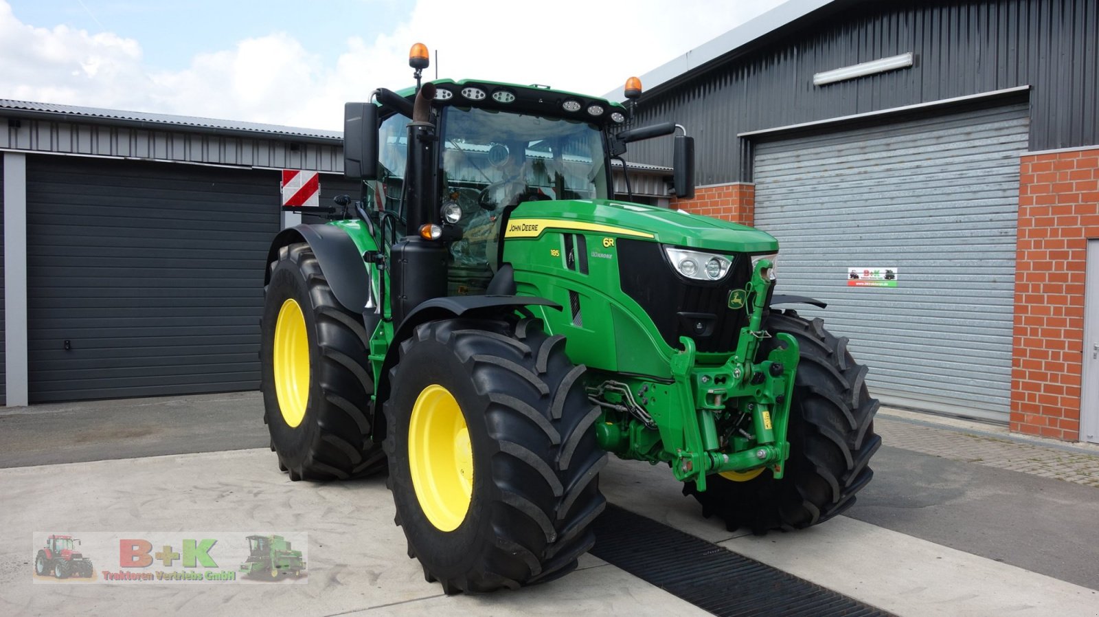 Traktor des Typs John Deere 6R 185 AutoPowr CommandPro, Gebrauchtmaschine in Kettenkamp (Bild 3)