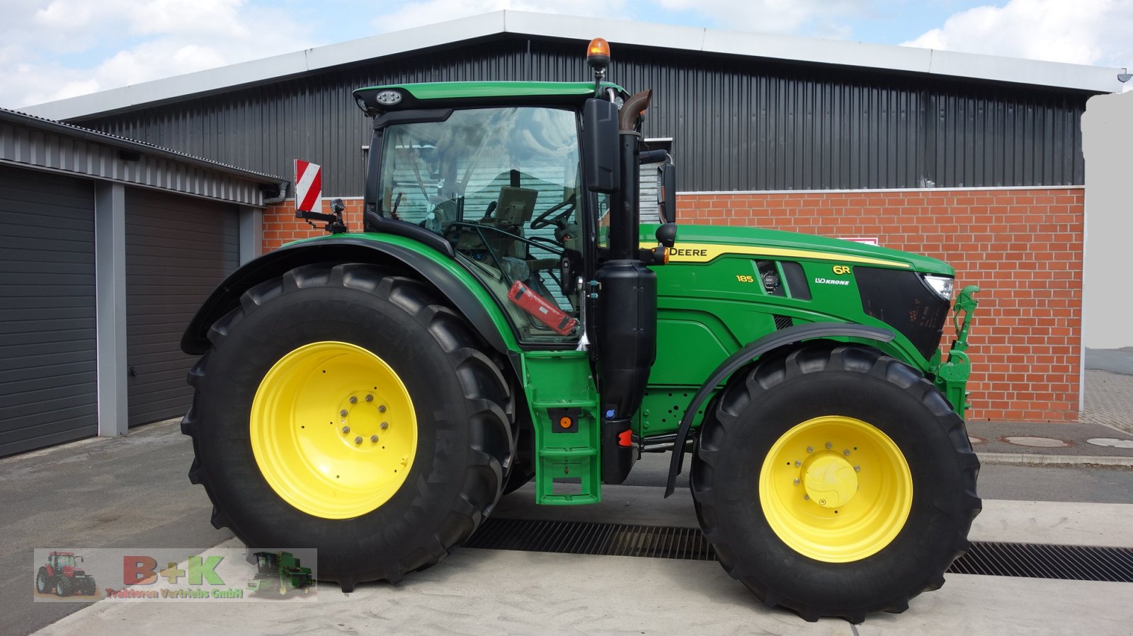 Traktor des Typs John Deere 6R 185 AutoPowr CommandPro, Gebrauchtmaschine in Kettenkamp (Bild 5)