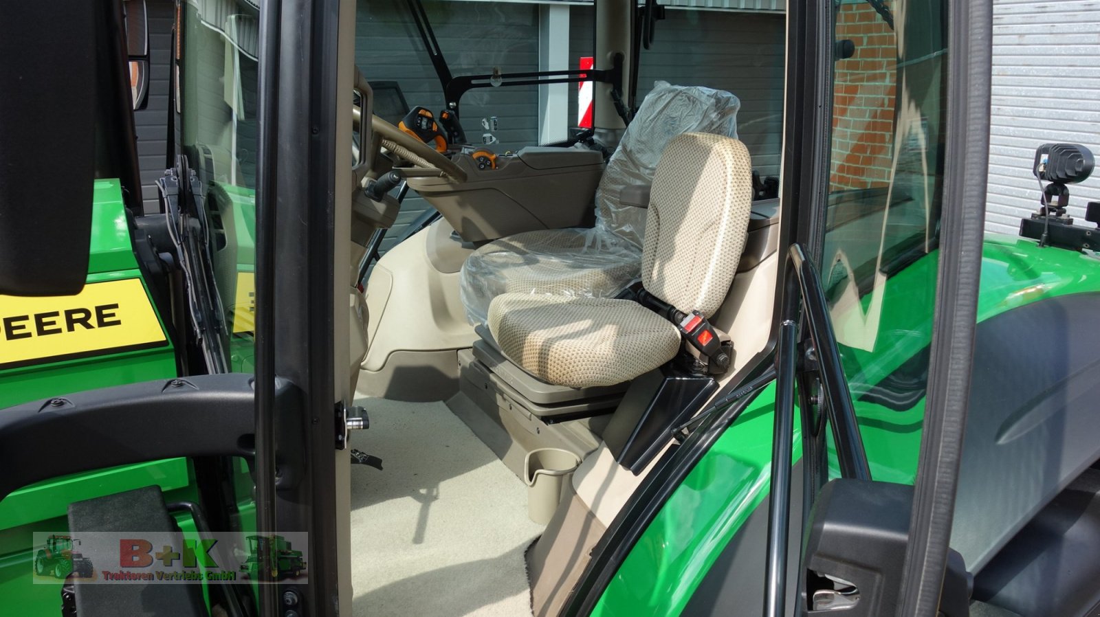 Traktor des Typs John Deere 6R 185 AutoPowr CommandPro, Gebrauchtmaschine in Kettenkamp (Bild 15)