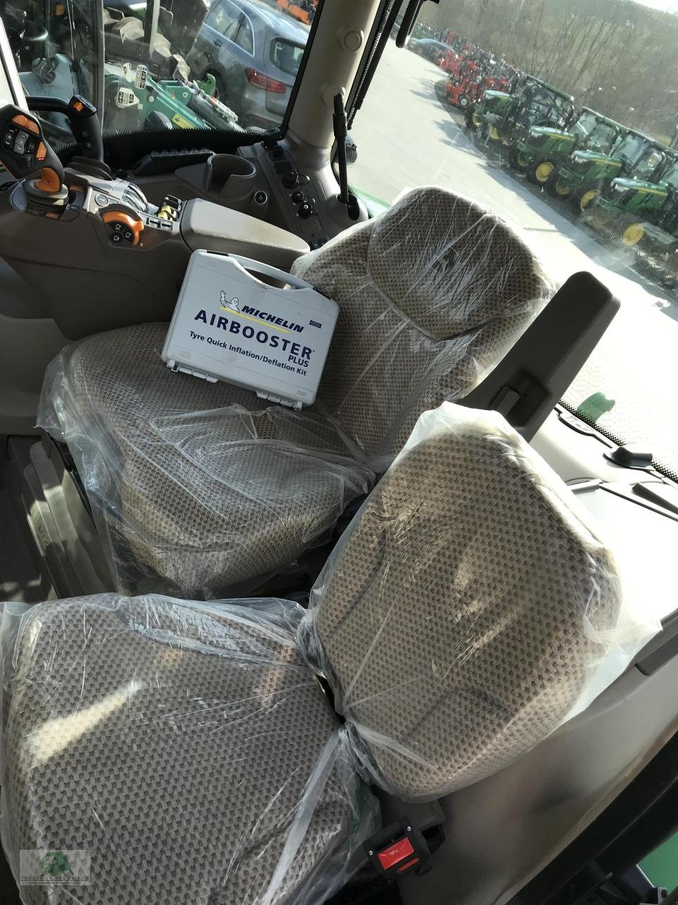 Traktor от тип John Deere 6R 185 - Command PRO, Neumaschine в Münchberg (Снимка 9)