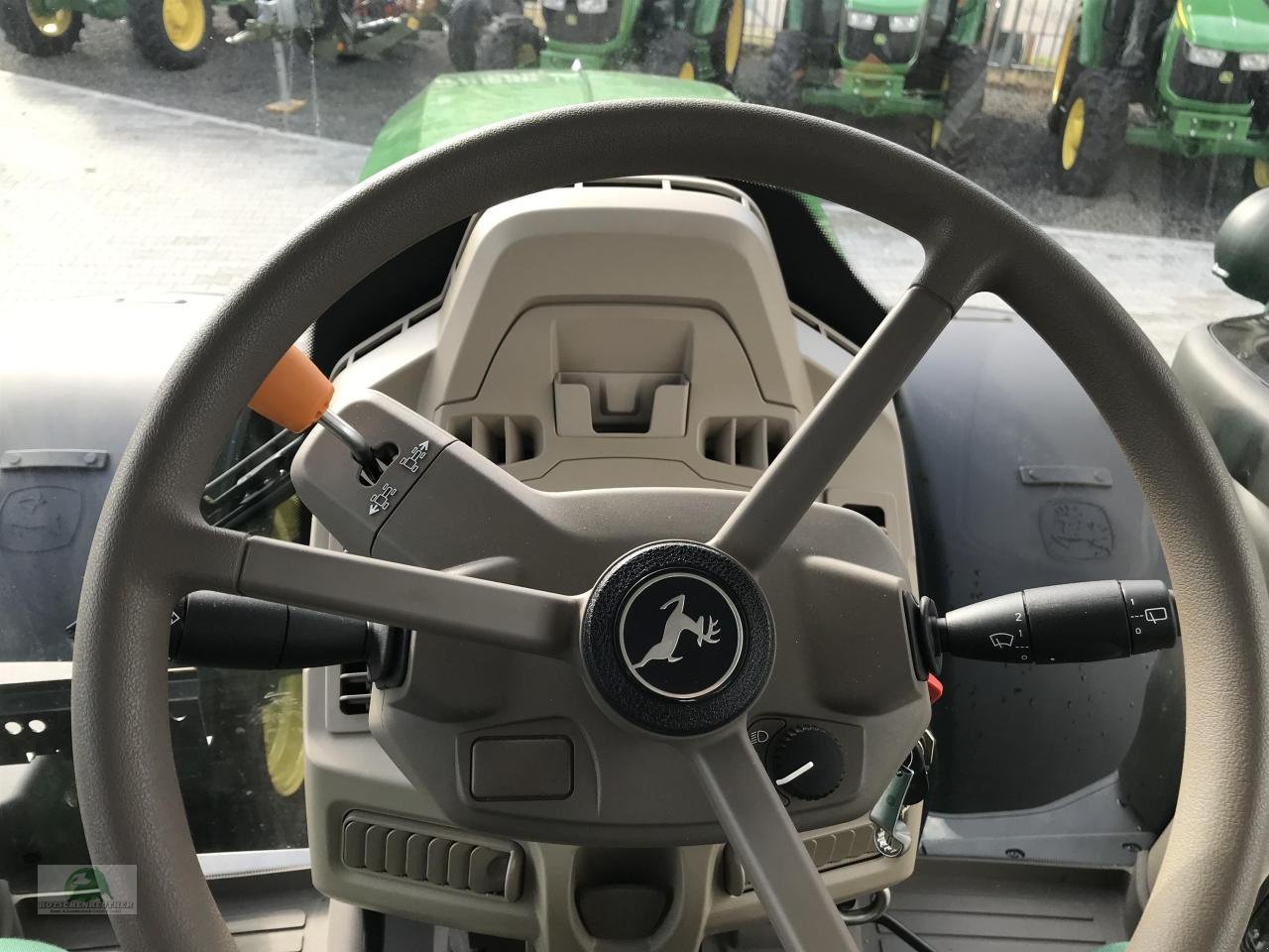 Traktor от тип John Deere 6R 185 - Command PRO, Neumaschine в Münchberg (Снимка 12)