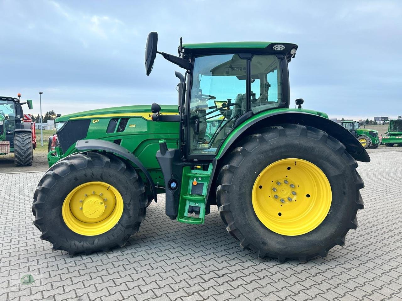 Traktor of the type John Deere 6R 185 - Command PRO, Neumaschine in Hofheim (Picture 3)