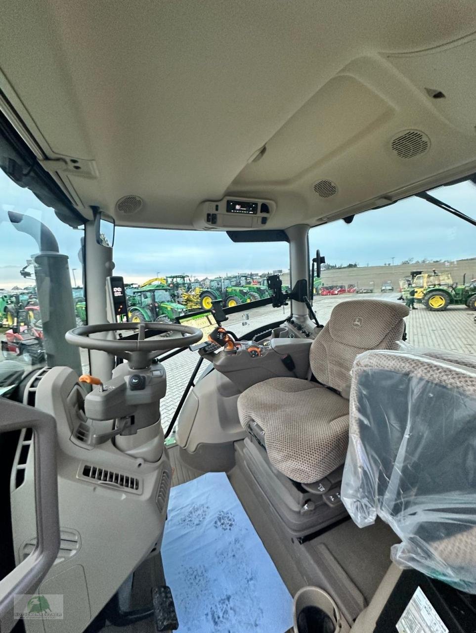 Traktor of the type John Deere 6R 185 - Command PRO, Neumaschine in Hofheim (Picture 9)