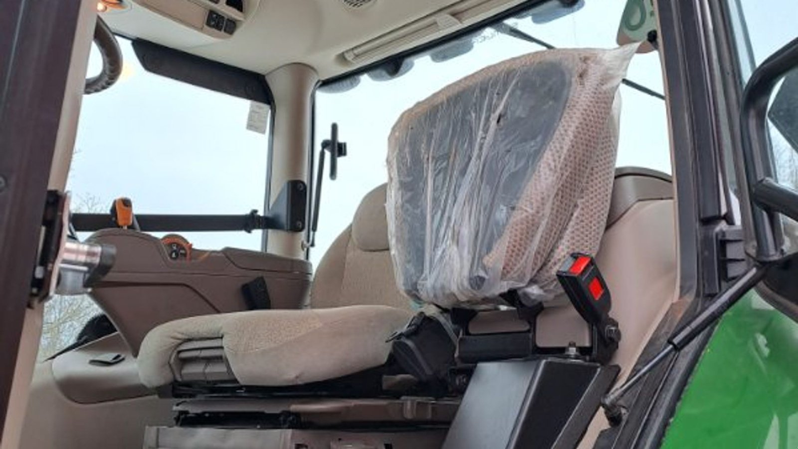 Traktor типа John Deere 6R 185 JOHN DEERE LÆSSER, FRONTLIFT, AUTOTRAC READY, Gebrauchtmaschine в Dronninglund (Фотография 11)