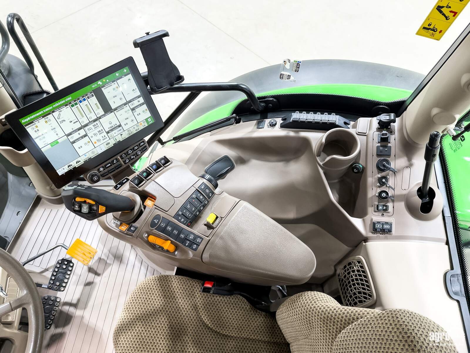 Traktor tip John Deere 6R 185, Gebrauchtmaschine in Csengele (Poză 9)