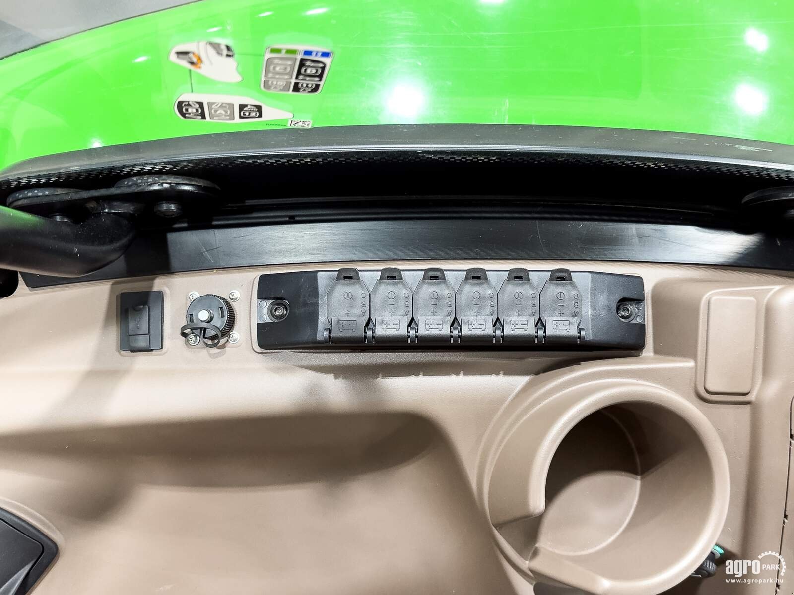 Traktor tip John Deere 6R 185, Gebrauchtmaschine in Csengele (Poză 24)