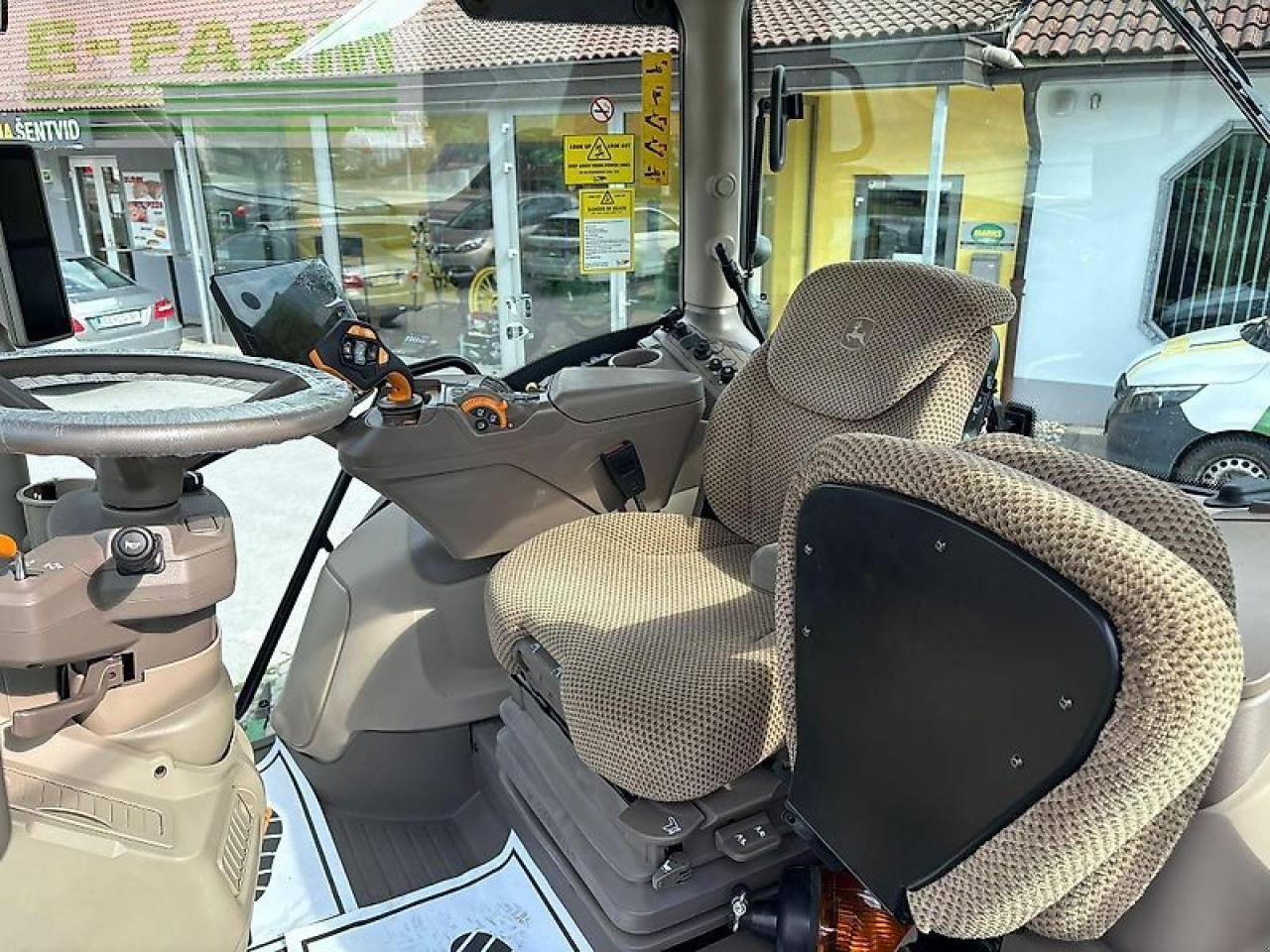 Traktor vrste John Deere 6r 185, Gebrauchtmaschine v GROBELNO (Slika 13)