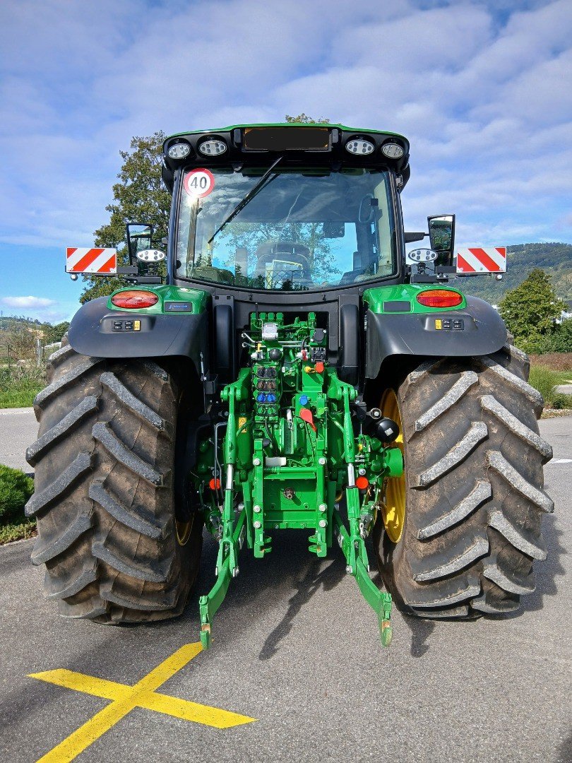 Traktor типа John Deere 6R 185, Gebrauchtmaschine в Lengnau (Фотография 4)