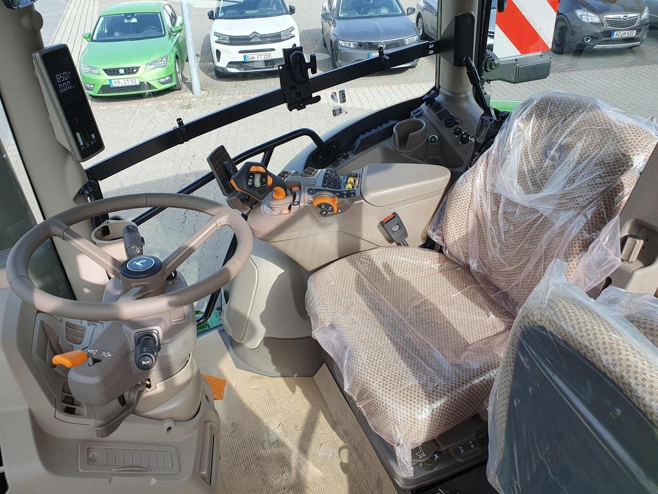 Traktor des Typs John Deere 6R 185, Neumaschine in Worms (Bild 7)