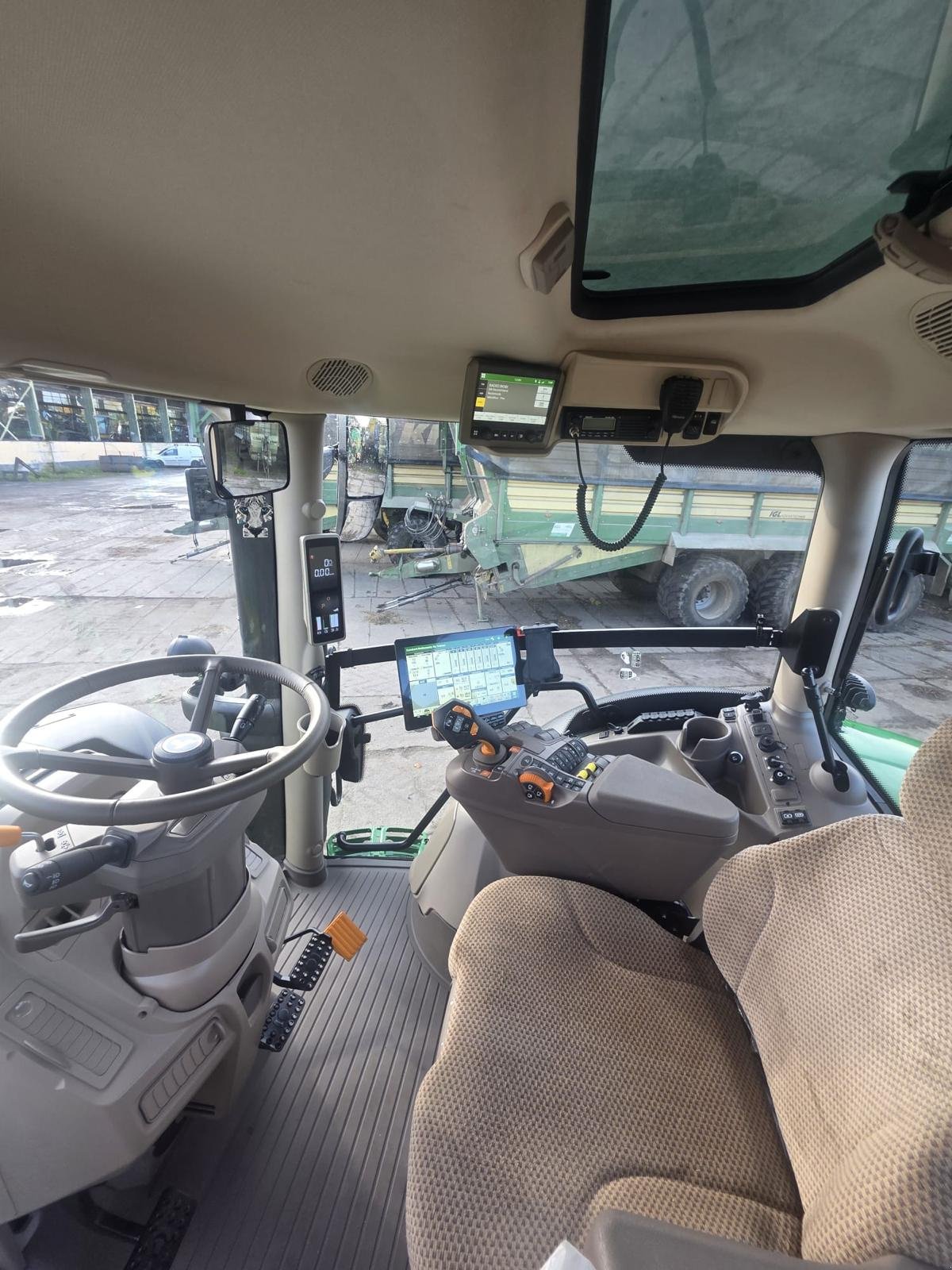 Traktor des Typs John Deere 6R 185, Gebrauchtmaschine in Deining (Bild 4)