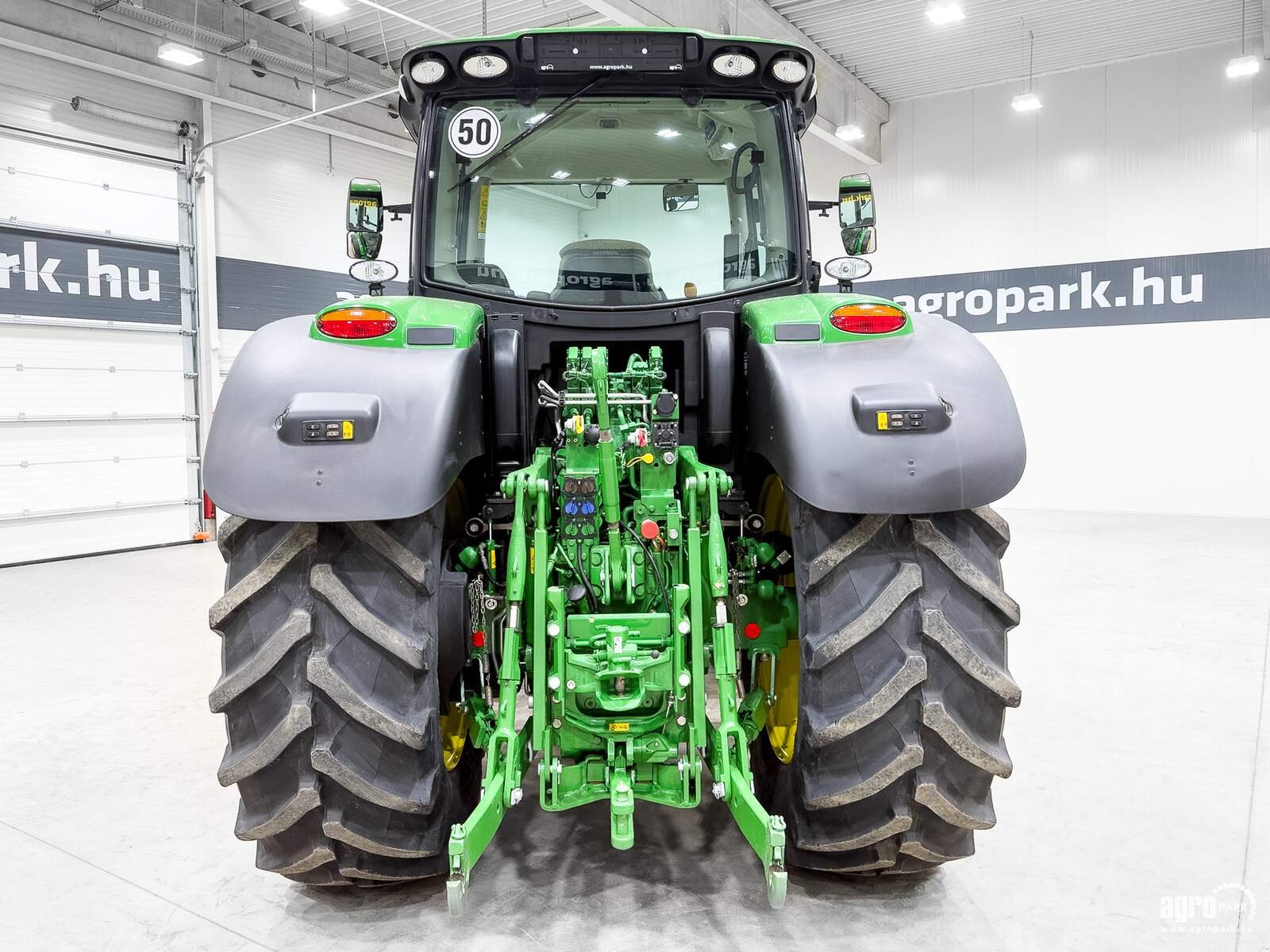 Traktor типа John Deere 6R 195, Gebrauchtmaschine в Csengele (Фотография 5)