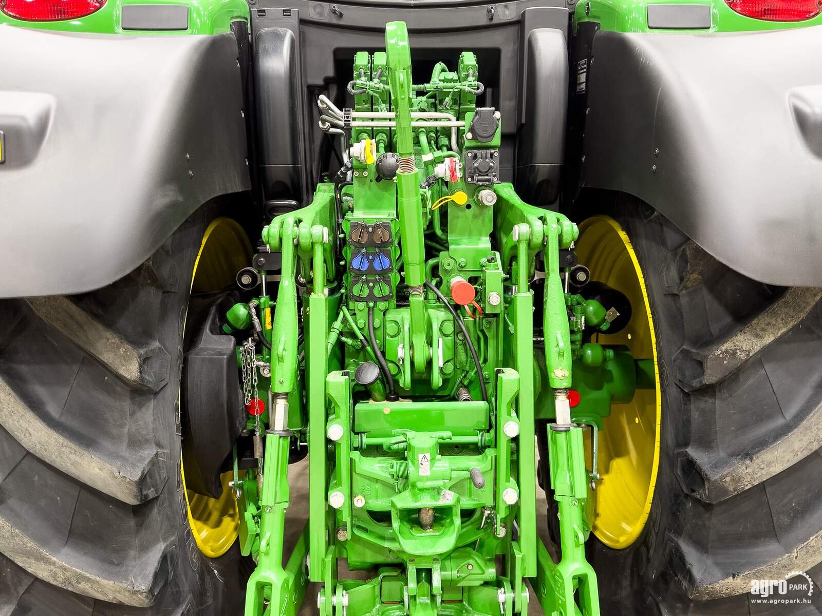 Traktor типа John Deere 6R 195, Gebrauchtmaschine в Csengele (Фотография 7)