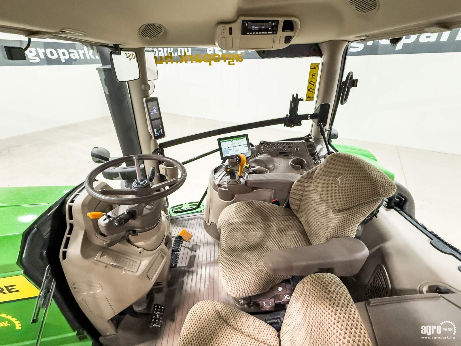 Traktor типа John Deere 6R 195, Gebrauchtmaschine в Csengele (Фотография 8)