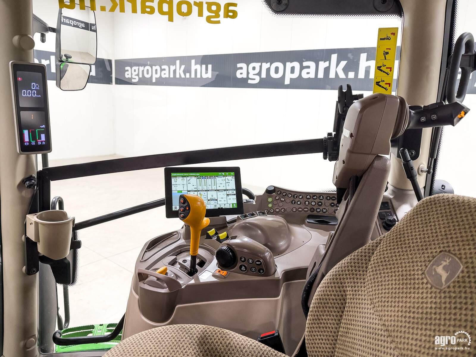 Traktor типа John Deere 6R 195, Gebrauchtmaschine в Csengele (Фотография 13)