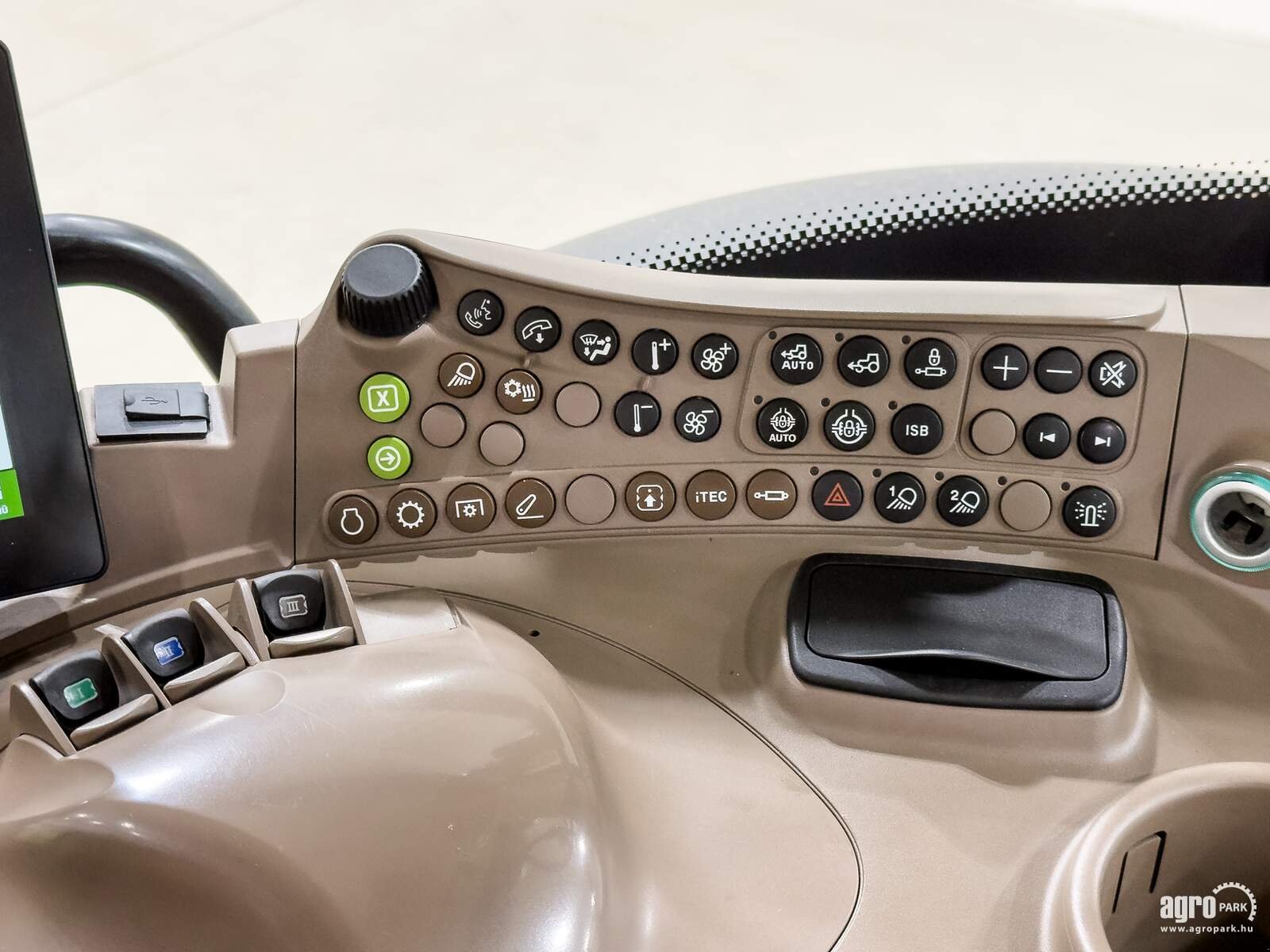 Traktor типа John Deere 6R 195, Gebrauchtmaschine в Csengele (Фотография 19)