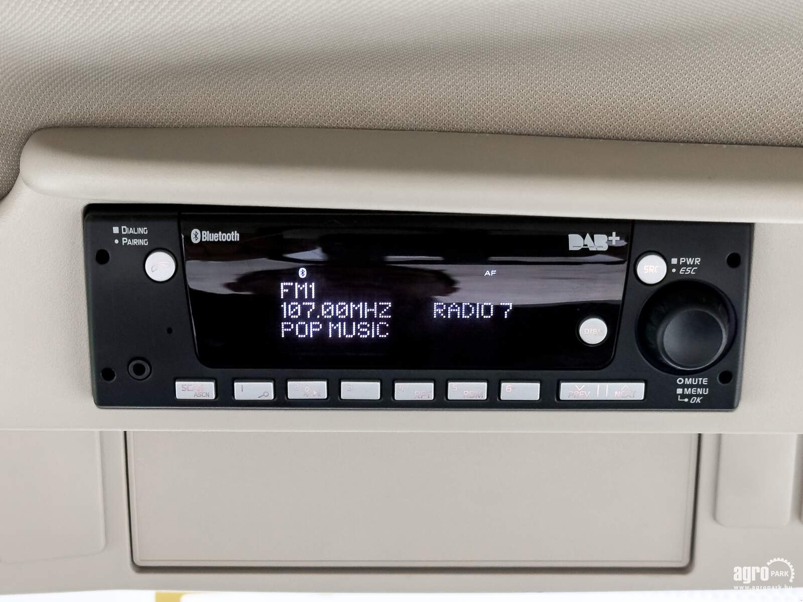 Traktor типа John Deere 6R 195, Gebrauchtmaschine в Csengele (Фотография 26)