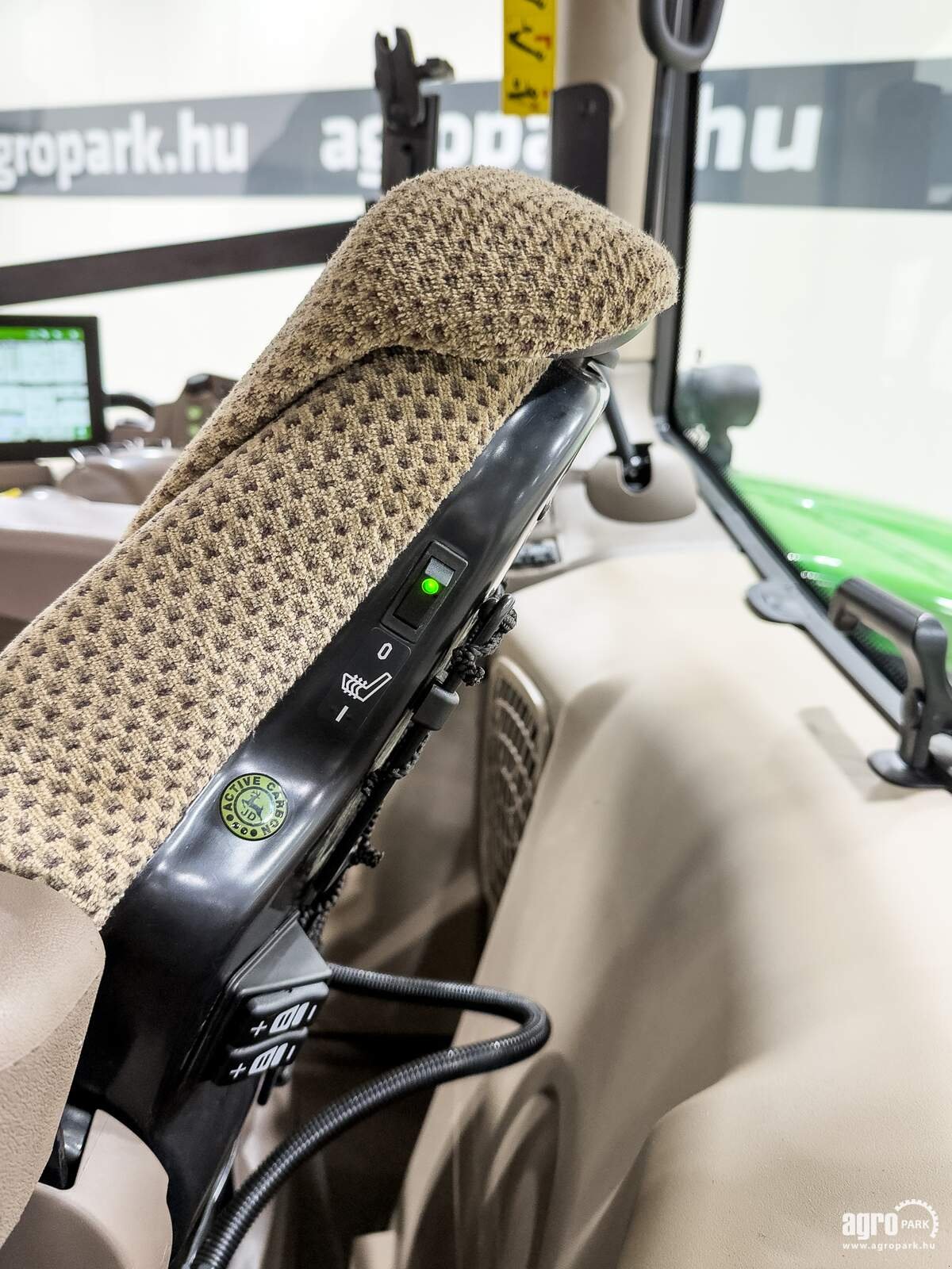 Traktor типа John Deere 6R 195, Gebrauchtmaschine в Csengele (Фотография 29)