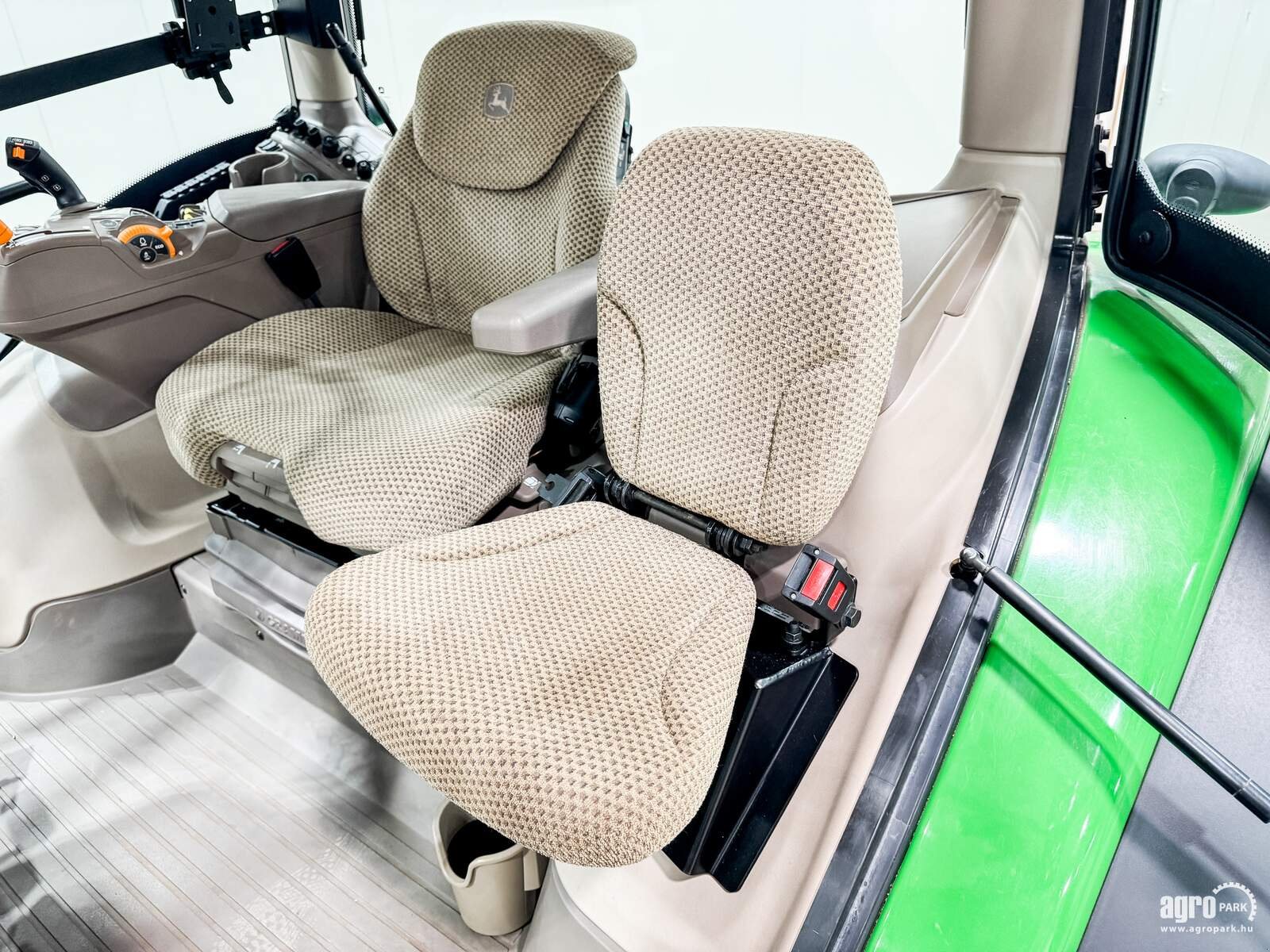 Traktor tip John Deere 6R 195, Gebrauchtmaschine in Csengele (Poză 16)